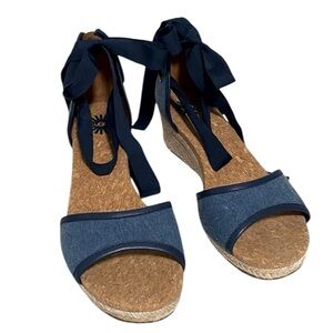 UGG - THE AMELL ANKLE TIE SANDAL / ESPADRILLE IN DENIM BLUE - SIZE 8.5 - S8